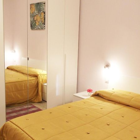 Casa Vacanze Sabrina Полпенаце дел Гарда Екстериор снимка