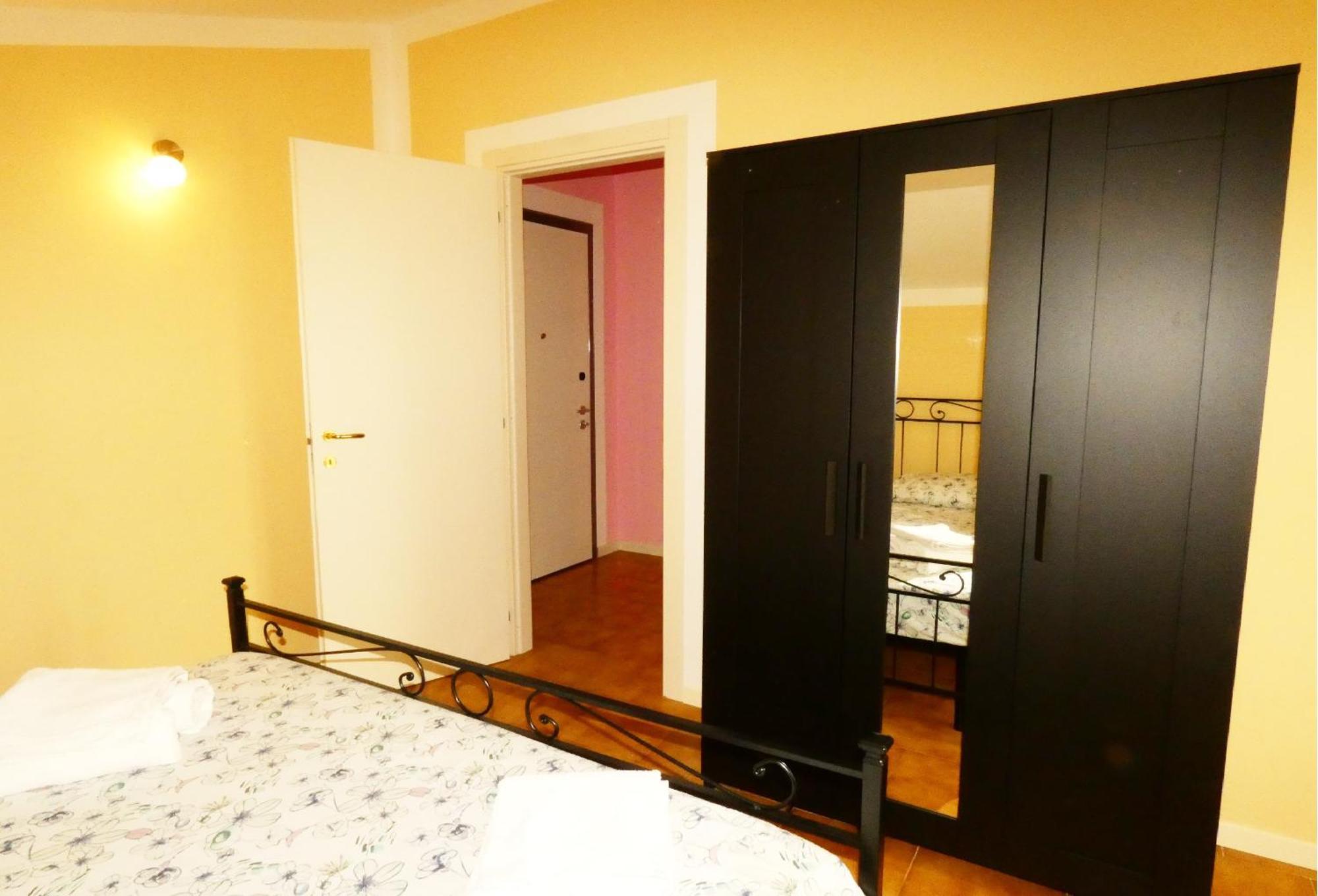 Casa Vacanze Sabrina Полпенаце дел Гарда Екстериор снимка